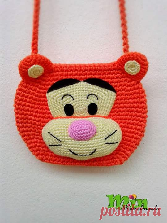 (2) Facebook