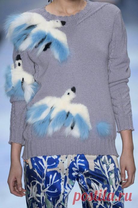 Как вариант декора одежды...