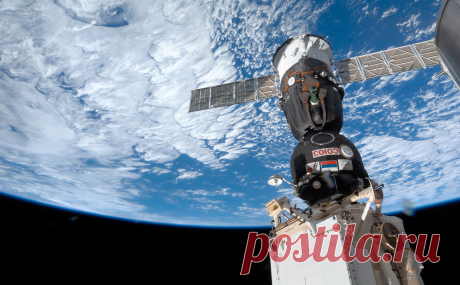 NASA не увидело препятствий для работы с Россией по МКС после санкций. Международная космическая станция может упасть на одну из стран, если из-за санкций США против России прекратится сотрудничество по обслуживанию МКС, предупреждал глава «Роскосмоса» Дмитрий Рогозин