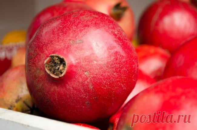 11 продуктов для подавления аппетита | Чёрт побери Бывает, что людей озадачивает вопрос, как есть меньше. Если вы не знаете, как справиться с этим, стоит обратить внимание на наш список из одиннадцати продуктов, съев которые можно надолго забыть о голоде. Овес. Согласно словам диетолога Гарги Шарме, половина чашки овсянки содержит 5 граммов клетчатки, требует больше времени для переваривания по сравнению с обычной пищей. Овсянка увеличивает количество регулирующего аппетит...