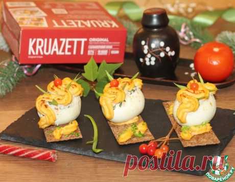 Яичная закуска с ветчиной, зеленью, хлебцами – кулинарный рецепт