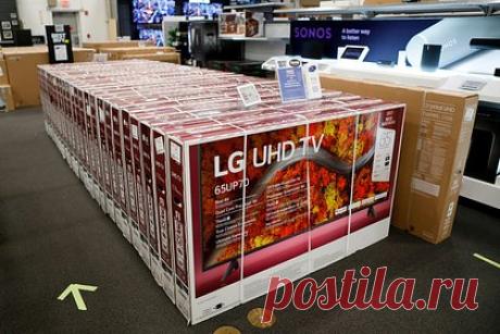 Прибыль LG в России упала в 19 раз. За 2022 год чистая прибыль корейского производителя бытовой техники LG Electronics от работы в России упала почти в 19 раз, с 7,1 миллиарда до 376 миллионов рублей. В компании отметили, что из-за «неопределенности» в возобновлении поставок руководство фирмы сомневается в способности продолжать работу в стране.