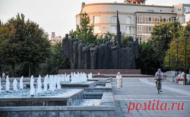 Вильфанд рассказал, в каких регионах будет дефицит осадков в августе. Дефицит осадков в последний месяц лета ожидается в Черноземье, Южном федеральном округе и на Северном Кавказе, сообщил научный руководитель Гидрометцентра России Роман Вильфанд в беседе с «РИА Новости».