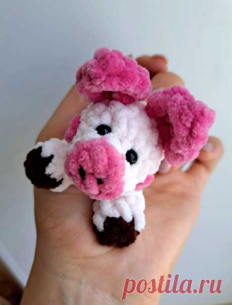 PDF Мини Пиг крючком. FREE crochet pattern; Аmigurumi toy patterns. Амигуруми схемы и описания на русском. Вязаные игрушки и поделки своими руками #amimore - плюшевая свинка, маленький поросёнок из плюшевой пряжи, свинья, поросенок.