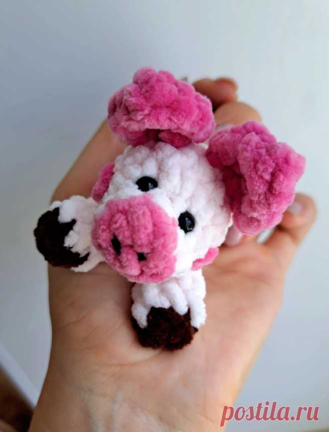 PDF Мини Пиг крючком. FREE crochet pattern; Аmigurumi toy patterns. Амигуруми схемы и описания на русском. Вязаные игрушки и поделки своими руками #amimore - плюшевая свинка, маленький поросёнок из плюшевой пряжи, свинья, поросенок.