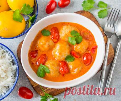 Рыбные шарики в томатно-кокосовом соусе на Вкусном Блоге Рыбным днем на этой неделе у меня будет среда. Потому что я не могу ждать до завтра, чтобы поделиться этим рецептом. Эти сочные рыбные шарики в соусе из томатов и кокосового молока аккуратно намекают на Азию. Они просто идеальны с отварным рисом – можно даже смешать его в тарелке с…