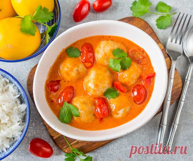 Рыбные шарики в томатно-кокосовом соусе на Вкусном Блоге Рыбным днем на этой неделе у меня будет среда. Потому что я не могу ждать до завтра, чтобы поделиться этим рецептом. Эти сочные рыбные шарики в соусе из томатов и кокосового молока аккуратно намекают на Азию. Они просто идеальны с отварным рисом – можно даже смешать его в тарелке с…