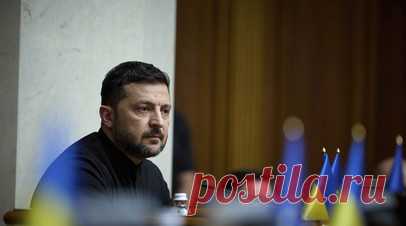 Зеленский допустил, что украинцев до 22 лет могут начать выпускать за границу. На Украине молодым людям до 22 лет могут разрешить выезд за границу, заявил Владимир Зеленский. Читать далее