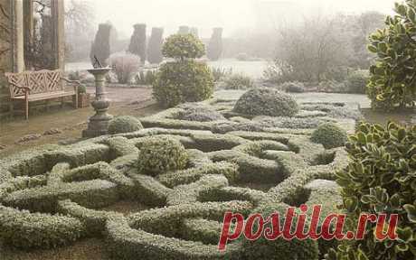 Knot Gardens | ferrebeekeeper