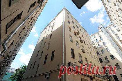 Россиянам назвали снижающие стоимость жилья факторы. Российские специалисты по недвижимости назвали факторы, которые негативно влияют на стоимость жилья при его продаже. Снижают цену квартиры близость с моргами и некоторыми магазинами, которые становятся причиной визуальной непривлекательности, шума или антисанитории возле домов.