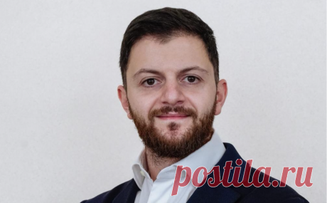Федорищев сменил главу клуба РПЛ после коррупционного скандала. Роберт Тер-Абрамян, работавший в нескольких хоккейных клубах, КХЛ и ФНЛ, стал новым гендиректором «Крыльев Советов» вместо Вадима Андреева. В январе в самарском клубе также сменился глава совдира