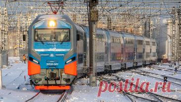 С осени 2025 года РЖД увеличили количество скоростных поездов «Аврора» Москва – Санкт-Петербург. Теперь на главном маршруте страны курсируют не 2, а 4 пары популярных двухэтажных поездов. Пассажирам предложены удобные места различных классов обслуживания в сидячих вагонах, в купе и СВ. Также скоростные поезда теперь останавливаются в Чудово, Бологое и Твери. Железнодорожные билеты на поезд «Аврора» всегда доступны онлайн!