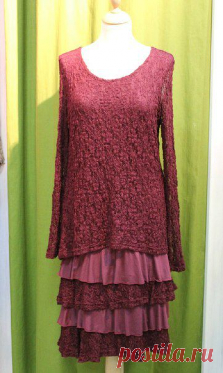 #бохо
#boho
Винный цвет, бургунди, бордо, кагор — тренд осени. По мнению дизайнеров винный цвет в одежде вызовет настоящий фурор осенью и зимой сего года.
Насыщенные винные тона подходят практически всем и хорошо подчеркивают как аристократическую бледность, так и летний загар.
