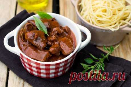 Гуляш из говядины с подливкой - 15 быстрых и вкусных рецептов