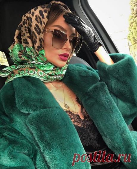 Шелковый платок: 9 оригинальных и элегантных способов носить этот эффектный аксессуар | LADY DRIVE 🎯 | Яндекс Дзен