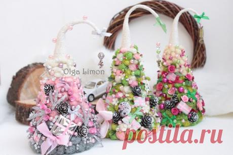 Елочки с элементами розового цвета.
Семейное фото №2.