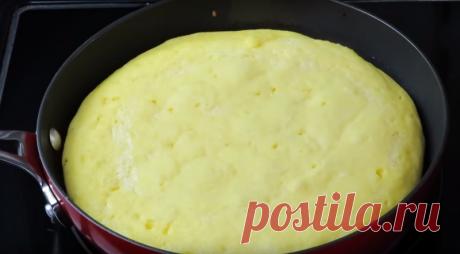 Потрясающий манный пирог на сковороде