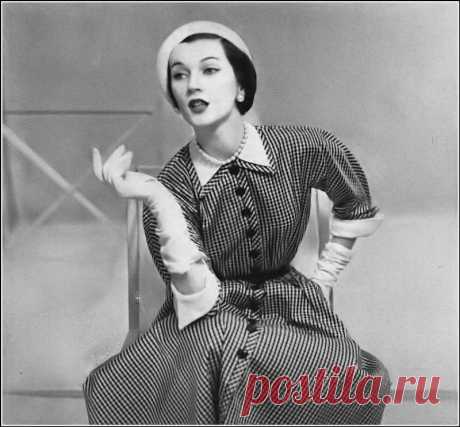 Dovima, photo by Frances McLaughlin, Vogue, February 1, 1950