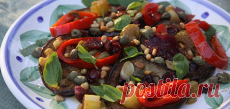 Маринованные баклажаны с сухой клюквой и каперсами