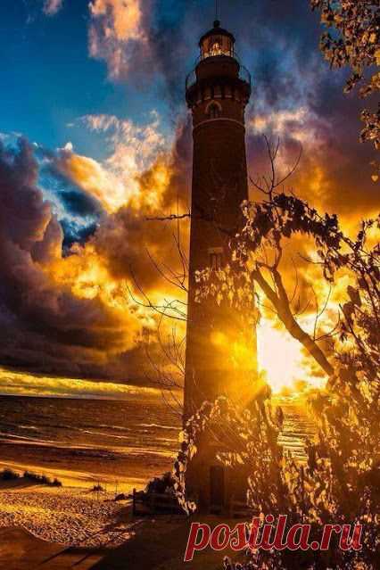 Sunset | Garth Rogers приколол(а) это к доске SuperAwesomeDay ☀