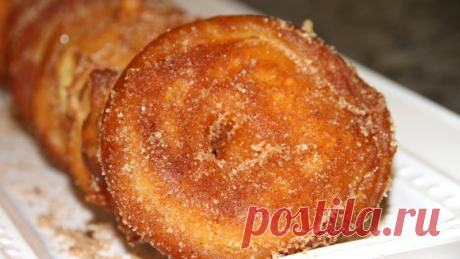 Вкуснятина за считанные минуты: ленивые яблочные донатсы Это самые простые, в то же время необычайно вкусные яблочные пончики! Полностью мягкие и прожаренные внутри, снаружи — хрустящая корочка с ароматной посыпкой. Так и хочется съесть пару вкусных яблочных донатсов за просмотром фильма!