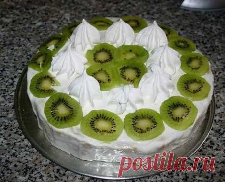 Творожный торт с киви, курагой и изюмом

Ингредиенты:

●200 гр. творога
●150 гр. сметаны
●0,5 стакана сахара
●1 столовая ложка сливочного масла
●1 столовая ложка желатина
●2 киви
●3 столовых ложки изюма
●3 столовых ложки кураги
●50 гр. грецких орехов
●100 гр. печенья

Приготовление

Взбить творог, сахар, сметану и сливочное масло.
Желатин на пол часа замочить в 6 ст.л. кипяченой воды. Изюм и курагу распарить в кипятке и немного измельчить. Порубить грецкие орехи.
Остудить ...