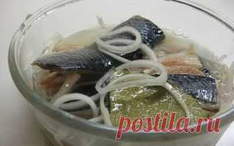 Сельдь в горчично-уксусной заливке - вкуснее не бывает! 



Ингредиенты:- 3 крупных свежемороженных сельди- 1 большая головка лука (с сиреневым эффектнее)- 2 чайные ложки соли- 1 чайная ложка сахара- 0,5 чайной ложки молотого черного перца- 1 чайная ложка …