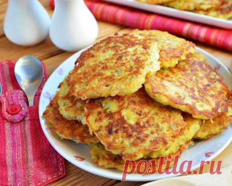 Дранки с ветчиной и сыром 
Быстро и очень просто! Домашние просто обожают! 
Ингредиенты:Картофель — 6 шт.Лук — 1 шт.Ветчина — 200 гСыр твердый — 200 гЯйцо — 2 шт.Укроп — 1–2 ст. л. Мука — 4–5 ст. л.Соль — по вкусуПерец черный …