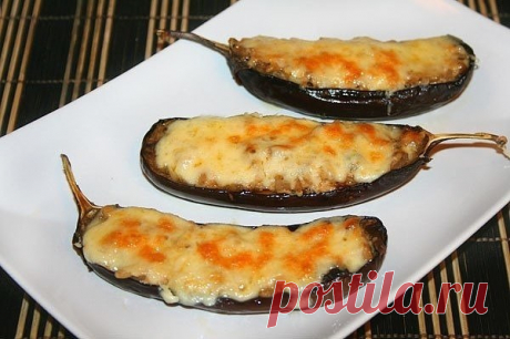 Грибной жюльен в баклажанах - невероятная вкуснятина! 

на 100грамм - 39.96 ккалБ/Ж/У - 3.02/1.08/4.48  

Ингредиенты: 
Баклажаны - 5 шт (у нас маленькие) 
Шампиньоны - 150 г (10 шт) 
Лук - 2 шт 
Натуральный йогурт - 2 ст. л 
Сыр - 70 г 
Соль, перец - по вкусу 

Приготовление: 
Баклажаны хорошо помыть. Нарезать вдоль, вместе с плодоножкой (хвостик тоже постарайтесь оставить). Форму для запекания смазать оливковым маслом, баклажаны посолить и тоже смазать со всех сторон оли...
