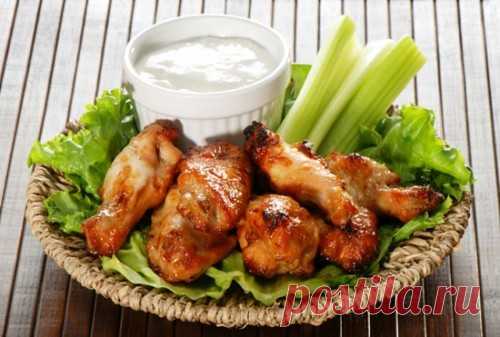 Такие простые и такие вкусные куриные крылышки / Простые рецепты