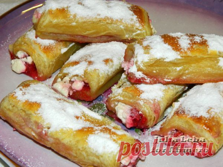 Слоёные трубочки с малиной