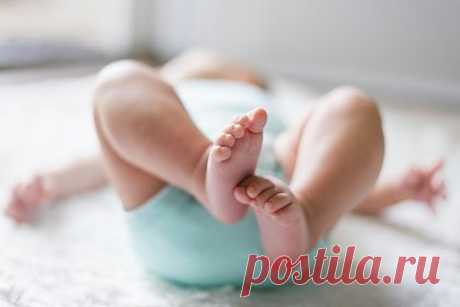 Девочка родилась без глаз из-за редчайшего генетического заболевания. В США девочка с редчайшим генетическим заболеванием родилась без глаз и зрительного нерва. Сразу после родов мать девочки по имени Тейлор заметила, что она не открывает глаза. Педиатр, осмотревший ребенка, обнаружил, что у новорожденной нет глазных яблок. Шокированные родители сразу обратились за медицинской помощью.