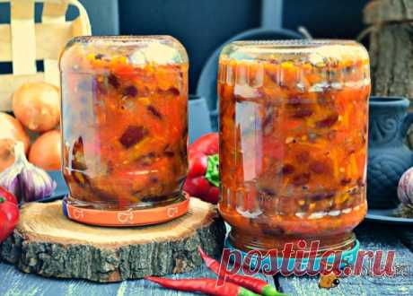 Салат с фасолью на зиму Предлагаю вам заготовить очень вкусный салат с фасолью на зиму. Когда-то, лет 10 назад, я этого салата закрывала очень много! Салат можно подать зимой, как гарнир, его можно взять с собой на работу, баночка салата может заменить полноценный обед или ужин. Готовится все просто, а вкус - обалденный! Готовила я салат в мультиварке. Из данного количества продуктов получится 2 баночки по 0,5 л и одна - 0,8 л.
