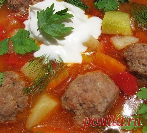 Густой суп с кабачками и фрикадельками
