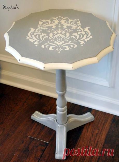 Stenciled Plant Stands with a Nailhead Trim