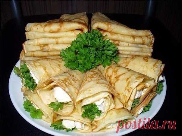 15 самых вкусных начинок для блинчиков

1. Блины с начинкой из яиц
Состав: 4 яйца, 50 гр. зеленого лука, 5-10 гр. укропа, соль.
Отварить 4 яйца. Натереть вареные яйца на терку. Обжарить зеленый лук 50 гр. Укроп 5-10 гр. Соль по вкусу.

2. Творожная начинка в блины
Состав: Творог 500 гр., 1 желток яйца, 2 столовые ложки сахара, 50 гр. изюма.
Берем творог, добавляем в него один желток, сахар, перетираем все с творогом.
В получившуюся массу добавляем изюм. Предварительно замо...