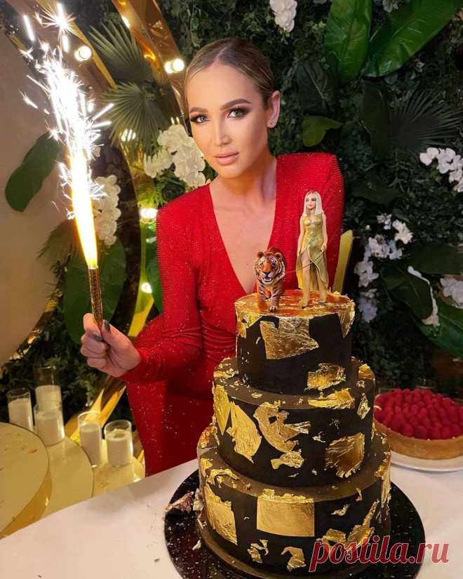 Ольге Бузовой исполнилось 36 лет - FashionView.ru - ВСЯ МОДА В ДЕТАЛЯХ Вчера 20-го января Ольга Бузова отметила свой 36-й день рождения. Есть тут такие кто не знает кто такая Ольга Бузова? А мы напомним!
