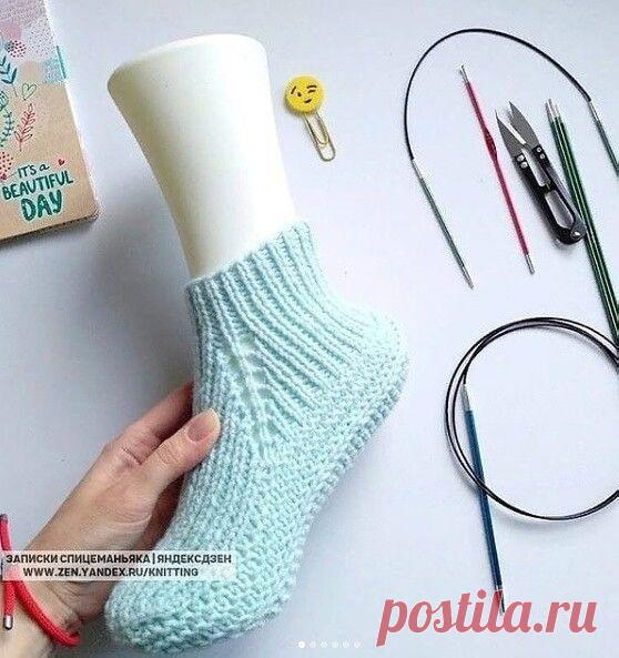 Красивые носки резинкой Красивые носки резинкойНоски резинкой можно связать на круговых и чулочных спицах.