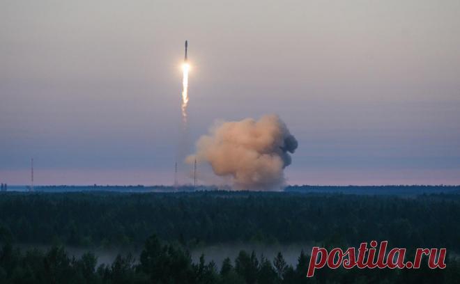 Минобороны запустило ракету с военными спутниками в третий раз за месяц. Ракета-носитель «Союз-2.1б» стартовала с космодрома Плесецк в Архангельской области с военными аппаратами, сообщило Минобороны в своем телеграм-канале.