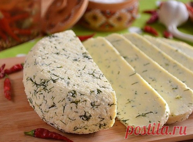 Очень вкусный домашний сыр - У нас так ОБАЛДЕННЫЙ СЫР В ДОМАШНИХ УСЛОВИЯХ Всё очень просто — вкуснее чем магазинный Ингредиенты: ● Молоко — 1 Литр ● Сметана 20% — 200 Грамм ● Яйцо — 3...