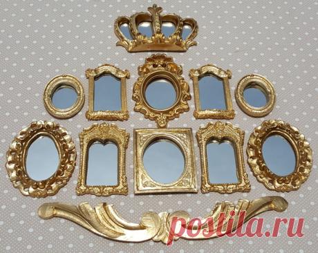 Kit 10 Espelhos Decorativos Dourado | PopDecorei | Elo7 Espelhos Decorativo com moldura em resina 
e espelho em vidro. 
Moldura já com espelho e gancho. 
 
Medidas: 
Molduras:8 x 7 cm, 11 x 8 cm, 11 x 9 cm, 8 x 7 cm,em media. 
 
Prazo de Envio: 
 
Prazo de confecção do produto de 7 á 12 dias úteis. 
Todos produtos são feitos de forma artesanal. 
Obs: ...