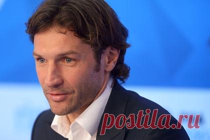 Названо преимущество сборной России в стыковом матче ЧМ с Польшей. Двукратный чемпион России и бывший защитник сборной России по футболу Дмитрий Сенников назвал преимущества национальной команды в стыковом матче в отборе на чемпионат мира-2022 с Польшей. «Шансы сборной России увеличились. Смена тренера у соперника — это всегда на пользу», — отметил он.