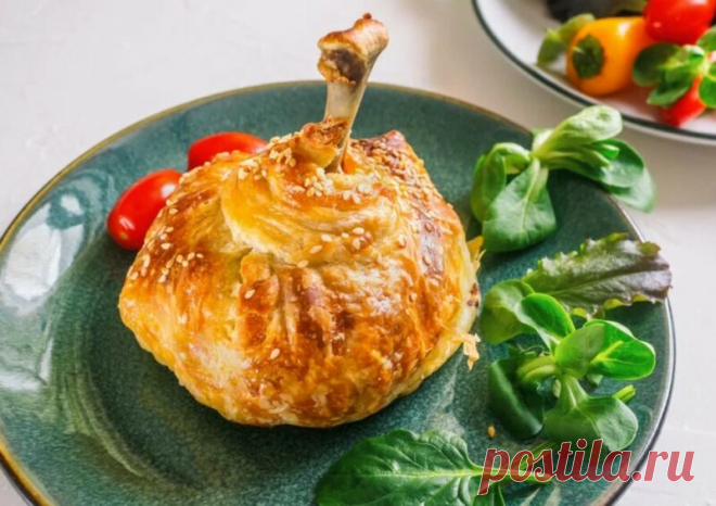 Куриные ножки в мешочке из слоеного теста в духовке - 5 вкусных рецептов Чем удивить гостей? Первый вопрос, когда задают себе хозяйки перед праздничным застольем. Хочется поставить на стол оригинальные и вкусные блюда,