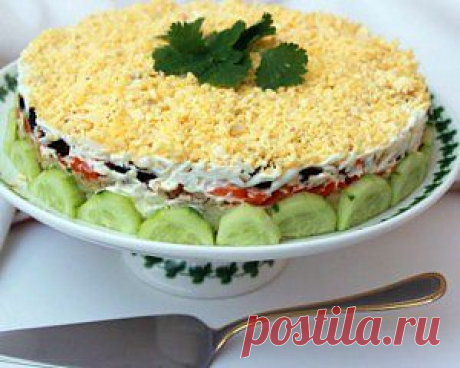 Салат «Печень трески под шубой»
Этот очень вкусный салат готовится быстро, поскольку печень трески, в отличие от сельди, разделывать не надо. Вкус изысканный - настоящий кулинарный шедевр.   Рецепт тут