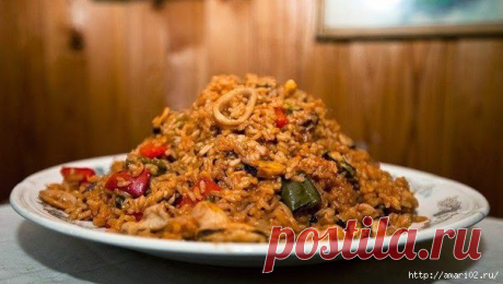 Паэлья с морепродуктами.