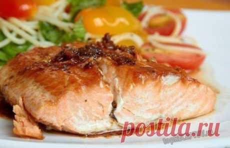 Рыбные стейки с помидорами
• Домашняя Кулинария •


Ингредиенты:

- 4 стейка из белой рыбы (треска или пикша), весом по 200 г каждый
- 6 помидоров,
- веточка свежего базилика,
- сок 1 лимона,
- 4 маленьких кусочка масла (можно без масла),
- свежий базилик для украшения.