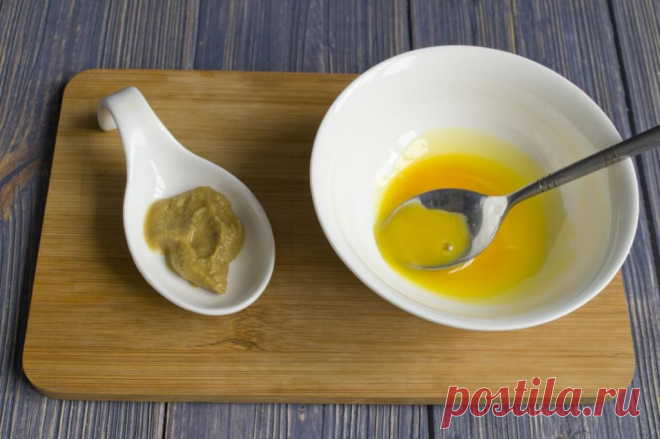 Долго не получалось отрастить красивые волосы. «Разбудила» луковицы особой маской, и теперь у меня роскошная коса: горчица, кефир, мед