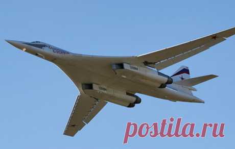 Российские Ту-160 проводят имитацию бомбометания на белорусском полигоне &quot;Ружанский&quot;. Как сообщили в Минобороны Белоруссии, ракетоносцы отрабатывают учебно-боевые задачи
