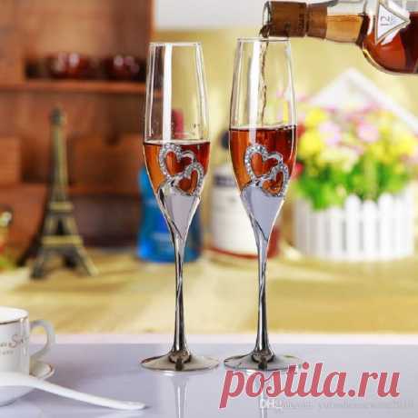 Из каких бокалов надо пить шампанское Журналисты подсказали, из каких бокалов лучше всего пить шампанское, чтобы оно сохраняло свой вкус и пузырьки. Научная редакция газеты The Times проверила, в каких бокалах дольше сохраняются пузырь…