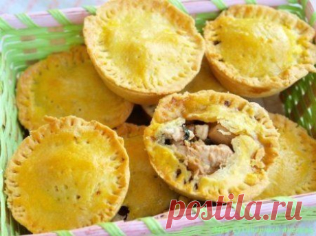 Закрытые тарталетки с курицей, грибами и шпинатом | MerCi